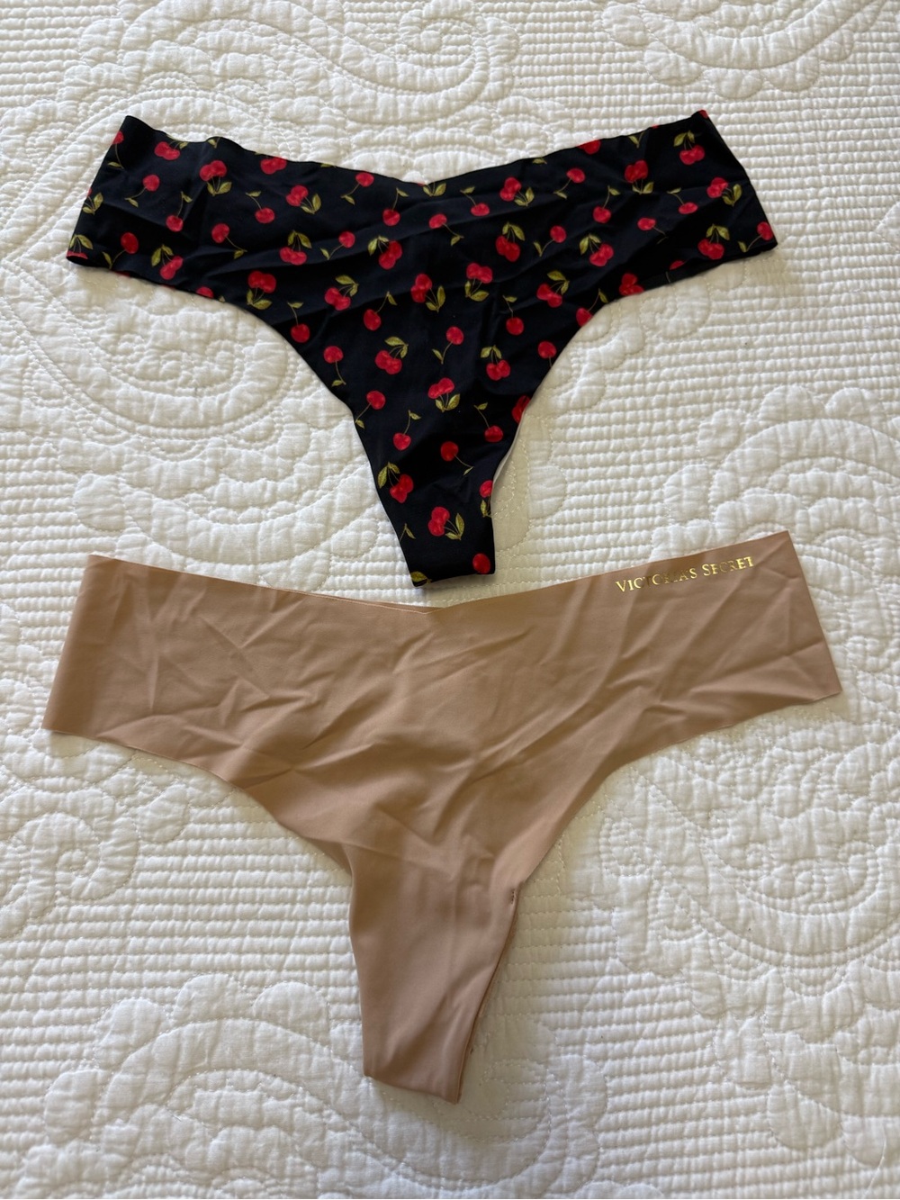 Victoria's Secret Black Cherry Print & Nude Seamless Thong Set